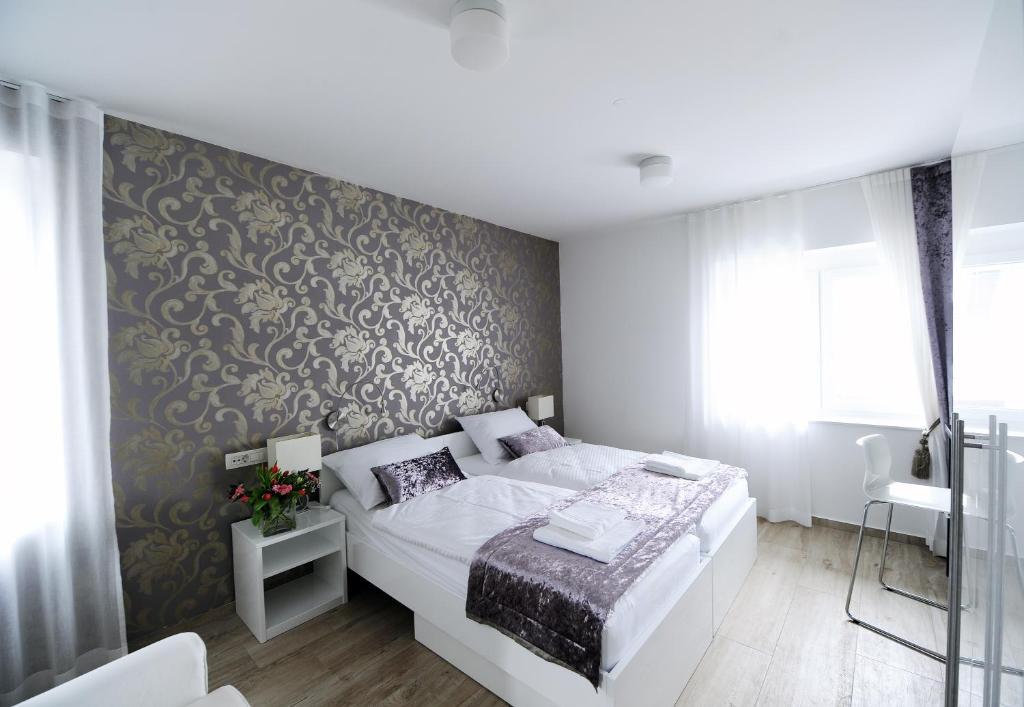 Garni Hotel Azur Ljubljana Room photo