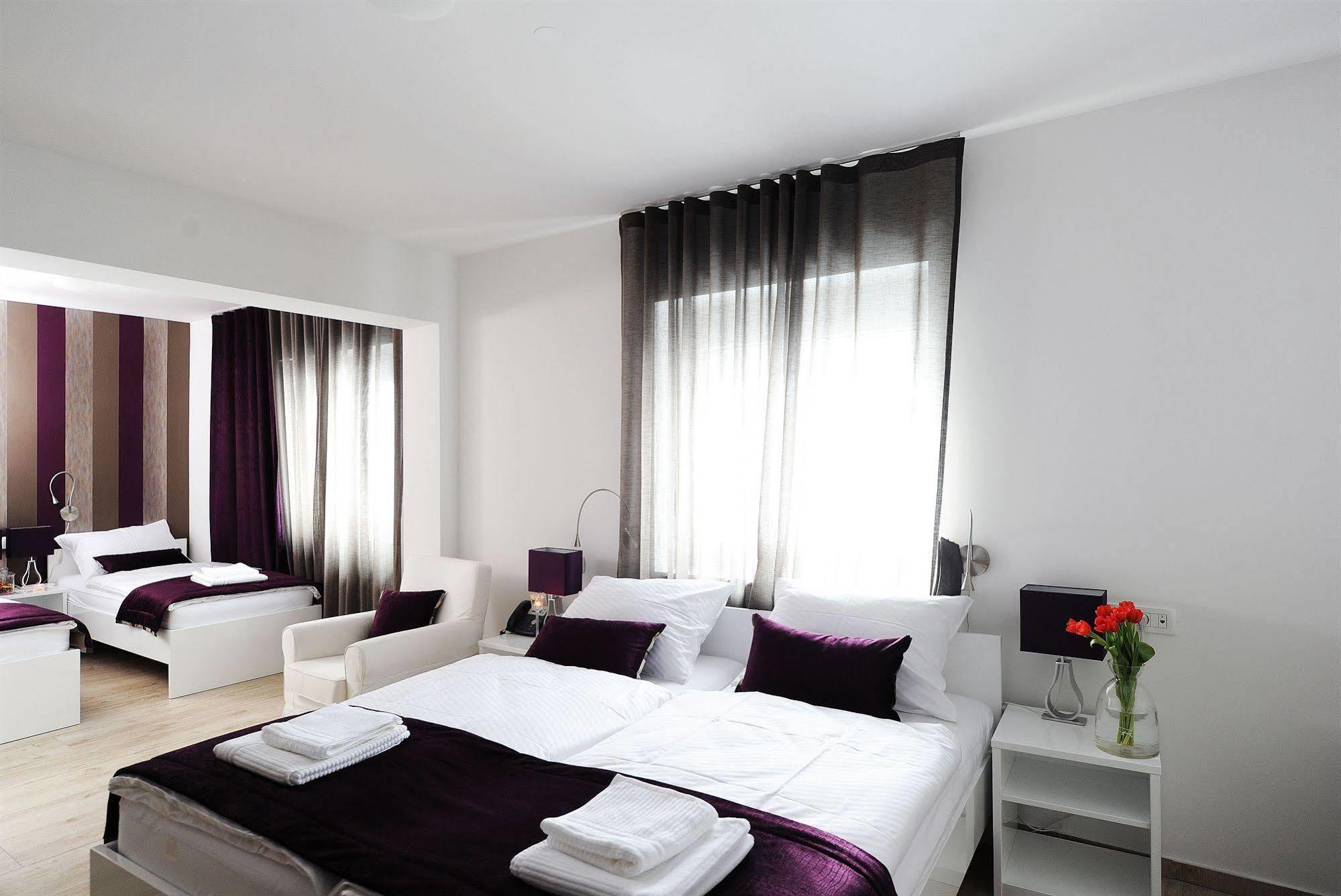 Garni Hotel Azur Ljubljana Exterior photo